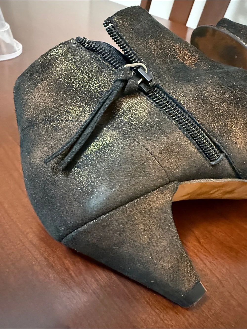 H London beautiful black